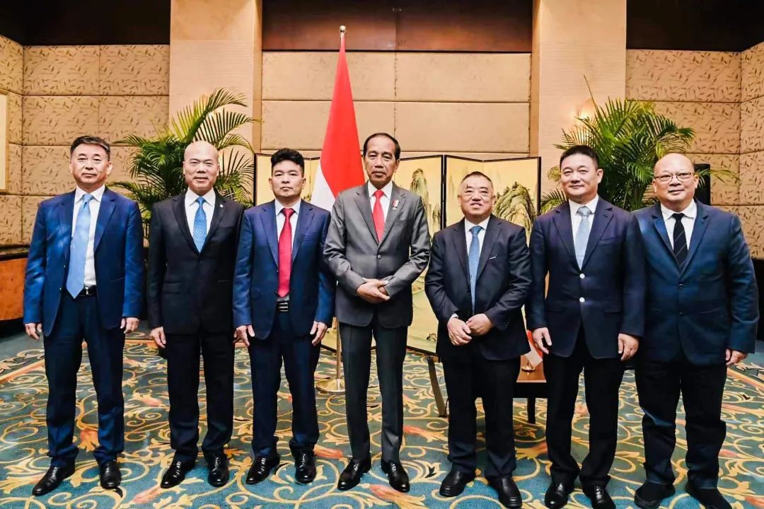 印尼總統(tǒng)商務(wù)圓桌會(huì)議在成都召開，中偉股份董事長(zhǎng)鄧偉明受邀參會(huì)并發(fā)言